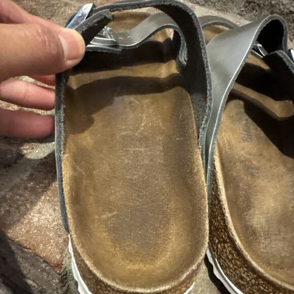 Birkenstock Arizona Silver Leather Soft Footbed Size 10-10.5 - Picture 4 of 16